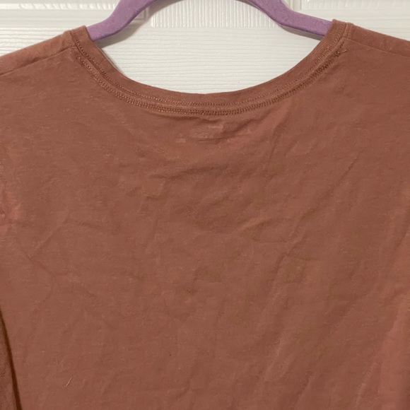 Abercrombie tee 🖤 - Picture 2 of 7